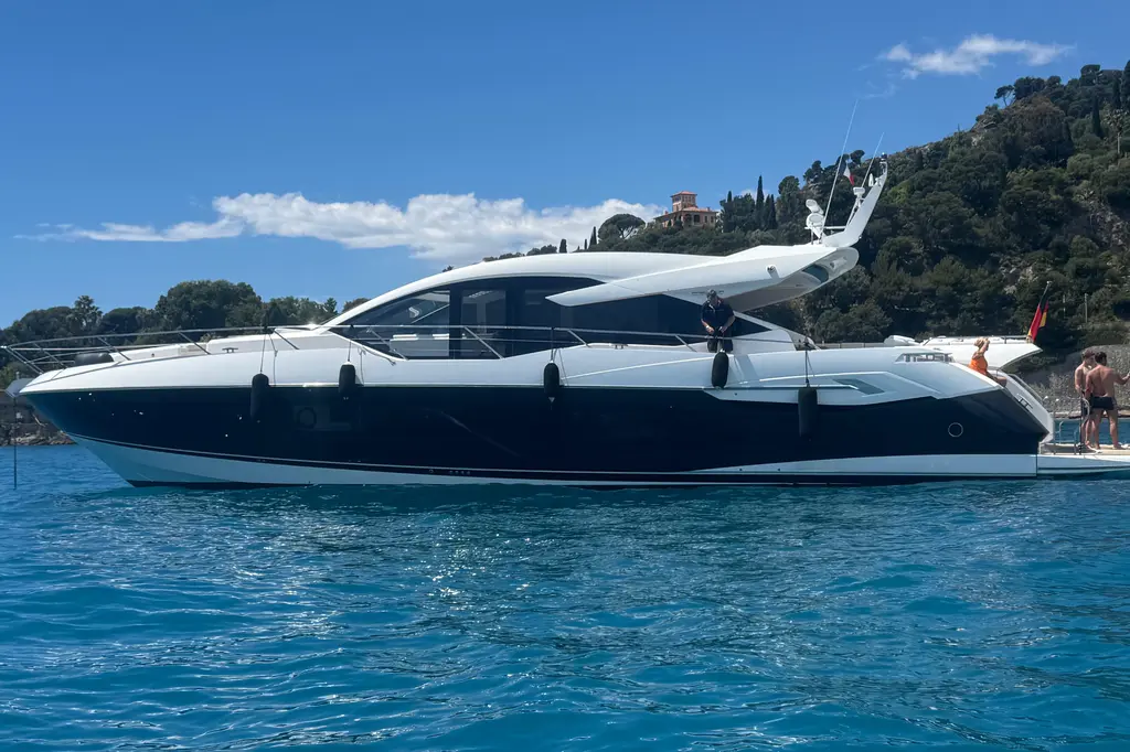 ETIKA 2019 Sunseeker Predator 74 Yacht For Sale in Beaulieu-sur-Mer ETIKA 2019 Sunseeker Predator 74 Yacht For Sale in Beaulieu-sur-Mer