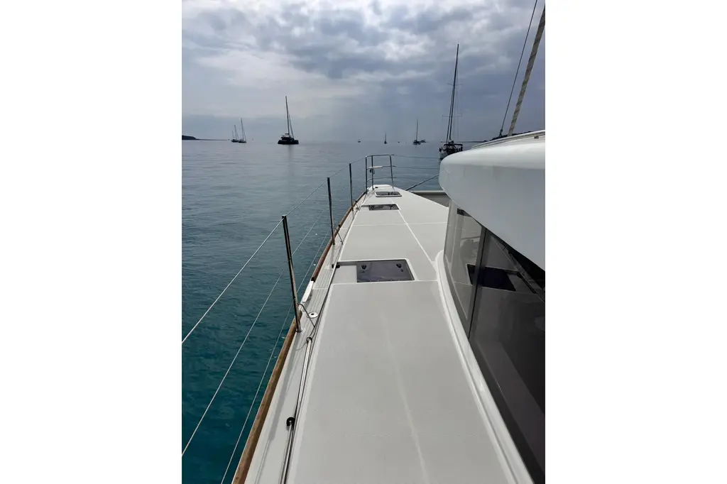 ZANZIBAR 2022 Lagoon 52 F Yacht For Sale in Hy?res 83 ZANZIBAR 2022 Lagoon 52 F Yacht For Sale in Hy?res 83