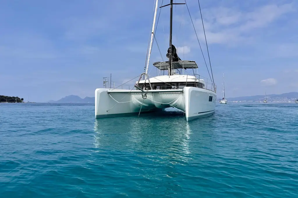ZANZIBAR 2022 Lagoon 52 F Yacht For Sale in Hy?res 83 ZANZIBAR 2022 Lagoon 52 F Yacht For Sale in Hy?res 83