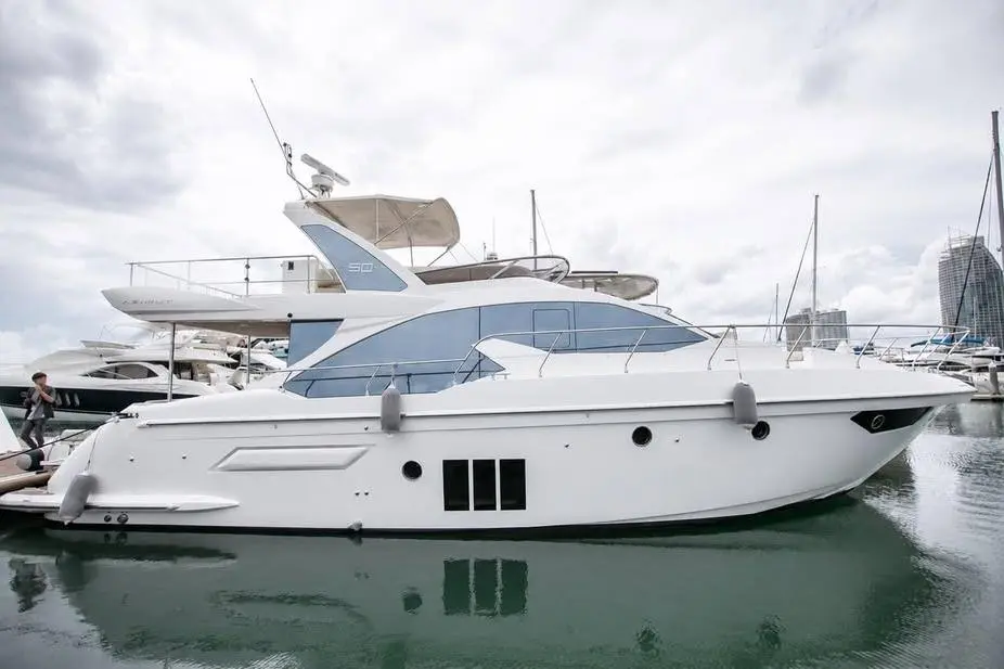 Horizon 2017 Azimut 50 Yacht For Sale in Sattahip Horizon 2017 Azimut 50 Yacht For Sale in Sattahip