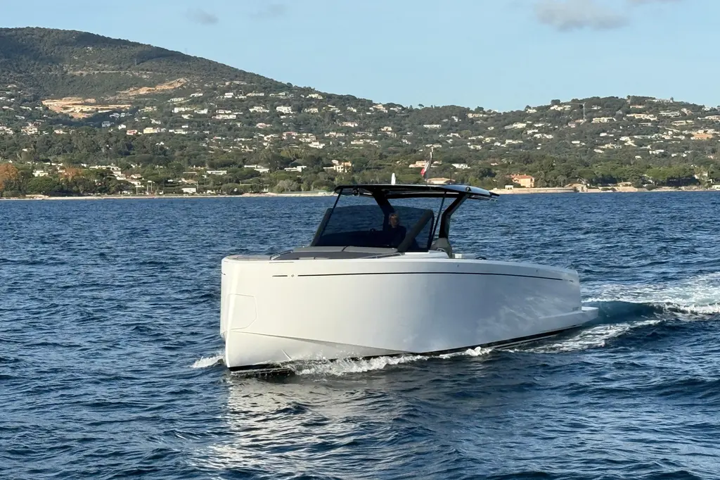 KING MOUSS 2020 Pardo Yachts 43 Yacht For Sale in Cogolin 83 KING MOUSS 2020 Pardo Yachts 43 Yacht For Sale in Cogolin 83