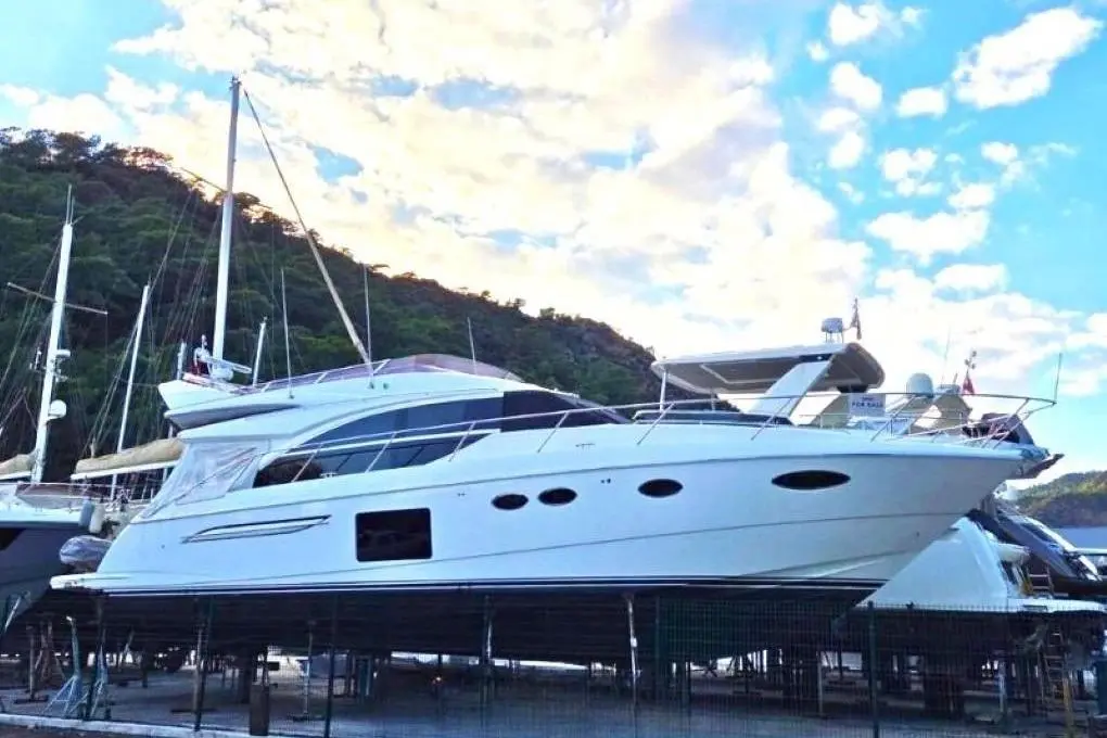 ASTRO 2017 Princess 60 Flybridge Yacht For Sale in Fethiye ASTRO 2017 Princess 60 Flybridge Yacht For Sale in Fethiye