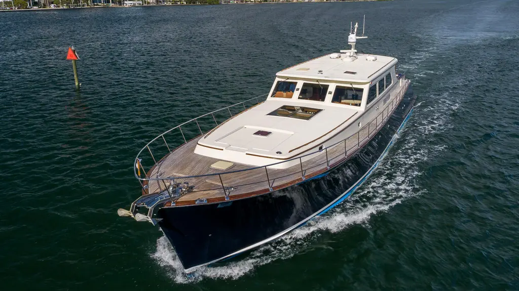ESSENCE 2006 Vicem 85 Classic Yacht For Sale in Palm Beach FL ESSENCE 2006 Vicem 85 Classic Yacht For Sale in Palm Beach FL