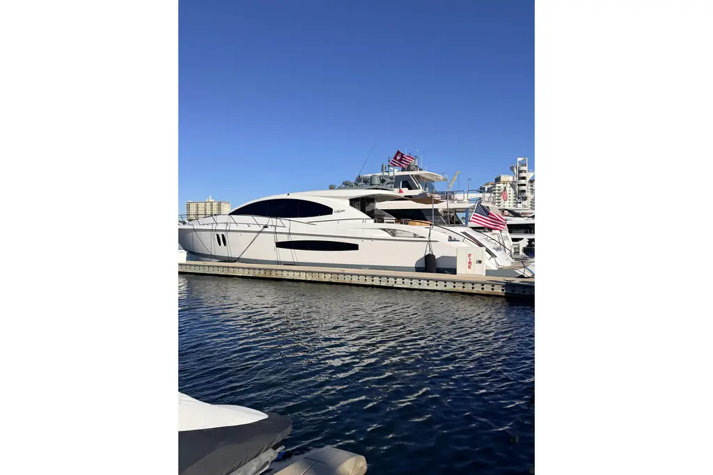  2008 Lazzara Yachts LSX 75 Yacht For Sale in Hobe Sound FL