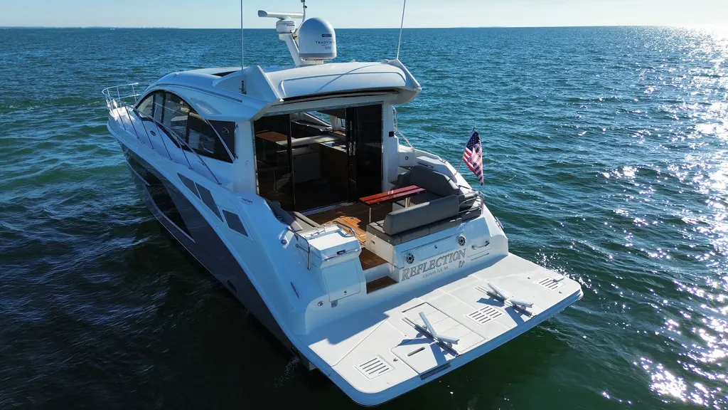 REFLECTION 2019 Sea Ray Sundancer 520 Yacht For Sale in Grosse Pointe Shores MI REFLECTION 2019 Sea Ray Sundancer 520 Yacht For Sale in Grosse Pointe Shores MI