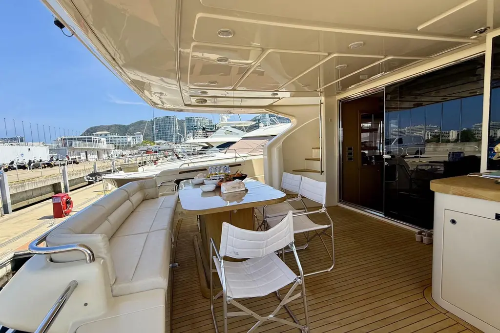 2014 Ferretti Yachts 840 Yacht For Sale in Hainan 2014 Ferretti Yachts 840 Yacht For Sale in Hainan