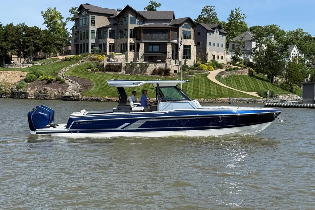 2023 Formula 387 Center Console Sport Yacht For Sale in Osage Beach MO 2023 Formula 387 Center Console Sport Yacht For Sale in Osage Beach MO