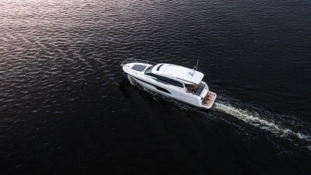 IN STOCK 2023 Prestige 520S Yacht For Sale in Staten Island NY IN STOCK 2023 Prestige 520S Yacht For Sale in Staten Island NY