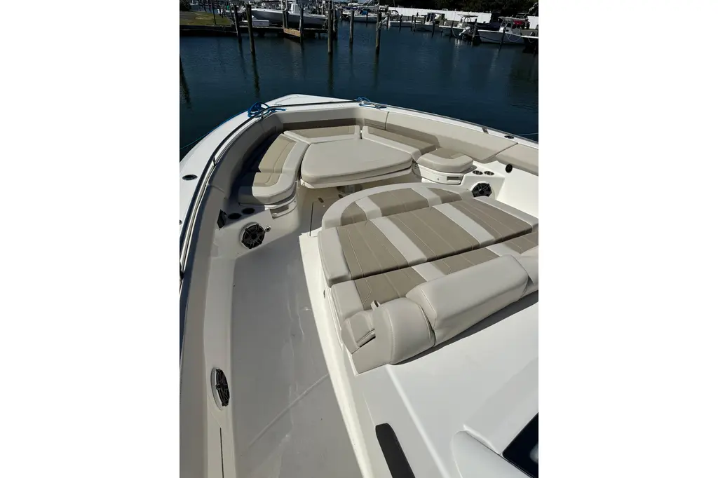  2025 Boston Whaler 420 Outrage Yacht For Sale in Grasonville MD