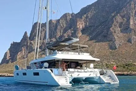 Sunset O 2019 Lagoon 620 Yacht For Sale in Auckland Sunset O 2019 Lagoon 620 Yacht For Sale in Auckland
