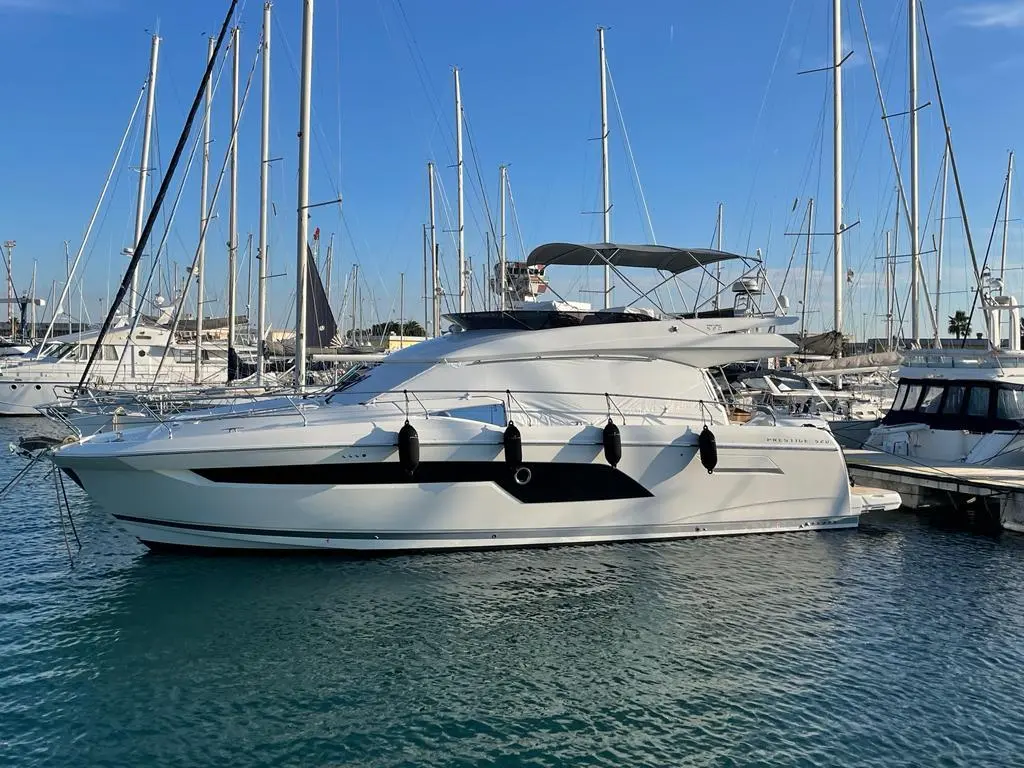 2022 Prestige 520 Yacht For Sale in Piraeus 2022 Prestige 520 Yacht For Sale in Piraeus