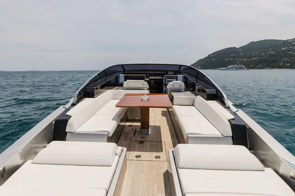 2020 Riva 48' Dolceriva Yacht For Sale in Cannes 2020 Riva 48' Dolceriva Yacht For Sale in Cannes
