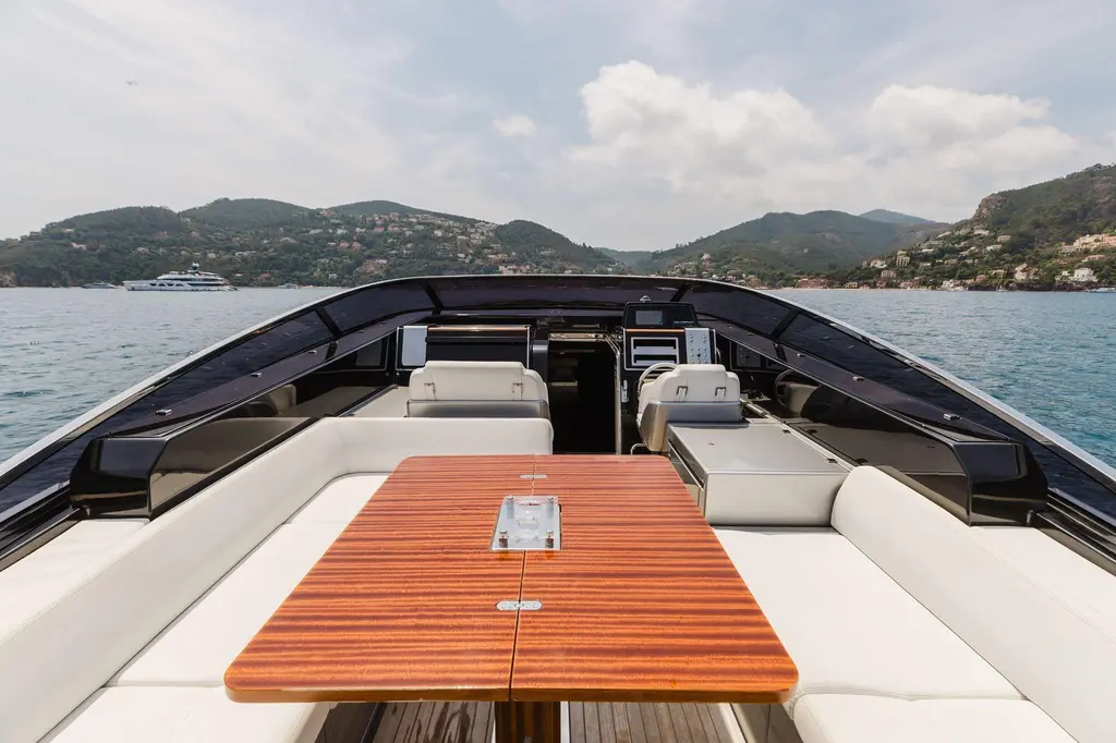 2020 Riva 48' Dolceriva Yacht For Sale in Cannes 2020 Riva 48' Dolceriva Yacht For Sale in Cannes