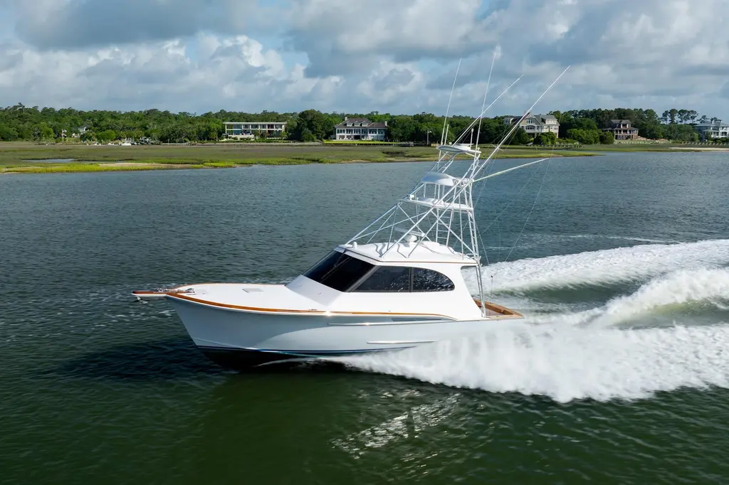 ROBIN HOOD 2015 Jarrett Bay Hardtop Express Sportfish Yacht For Sale in Beaufort NC ROBIN HOOD 2015 Jarrett Bay Hardtop Express Sportfish Yacht For Sale in Beaufort NC