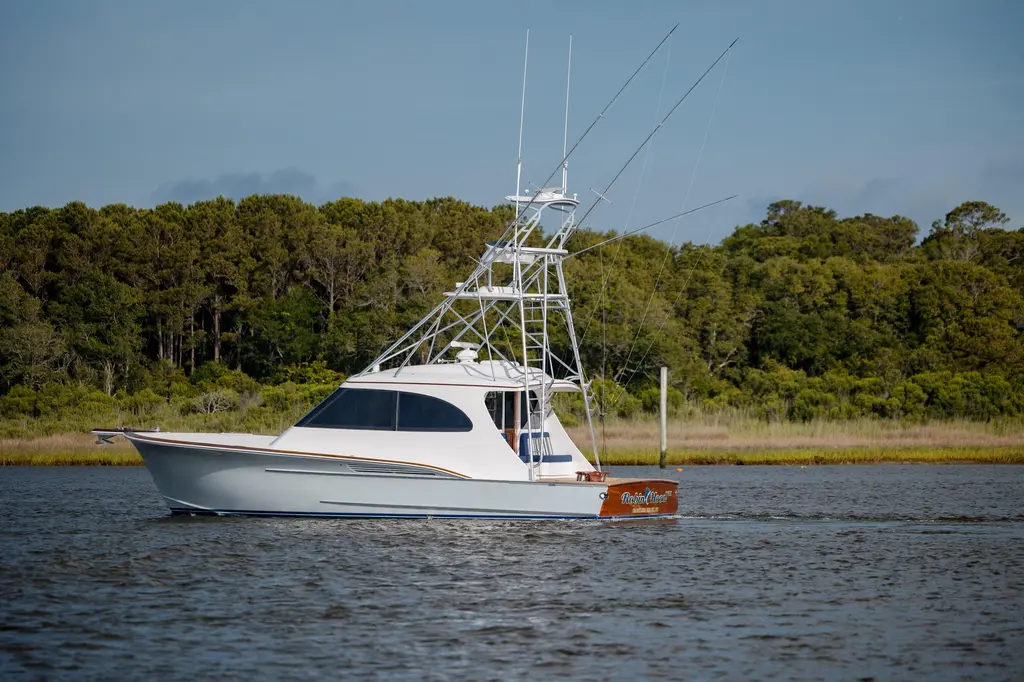 ROBIN HOOD 2015 Jarrett Bay Hardtop Express Sportfish Yacht For Sale in Beaufort NC ROBIN HOOD 2015 Jarrett Bay Hardtop Express Sportfish Yacht For Sale in Beaufort NC