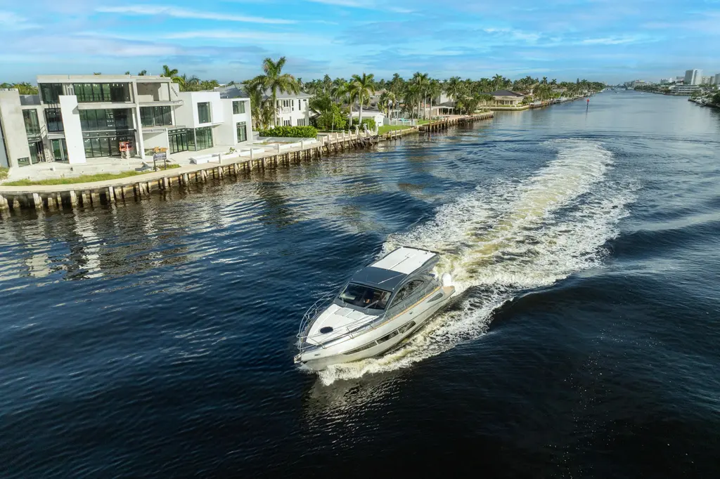 2026 410HT Yacht For Sale in Tampa FL 2026 410HT Yacht For Sale in Tampa FL