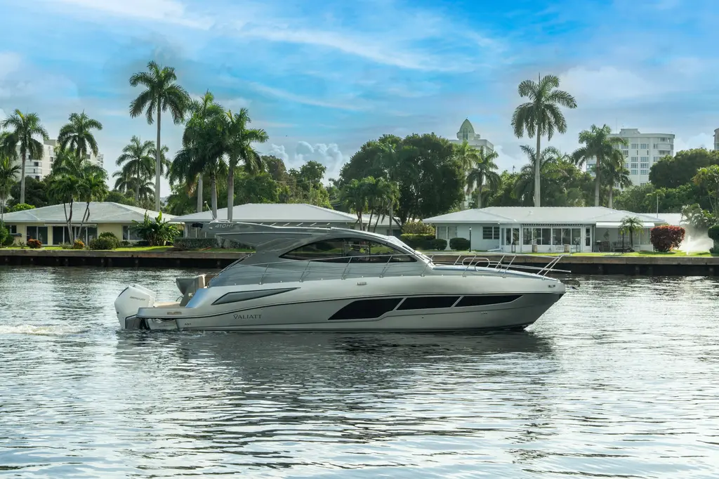 2026 410HT Yacht For Sale in Tampa FL 2026 410HT Yacht For Sale in Tampa FL