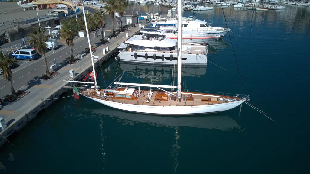 WINDIGO 1956 Hinckley ocean racer Yacht For Sale in Imperia WINDIGO 1956 Hinckley ocean racer Yacht For Sale in Imperia
