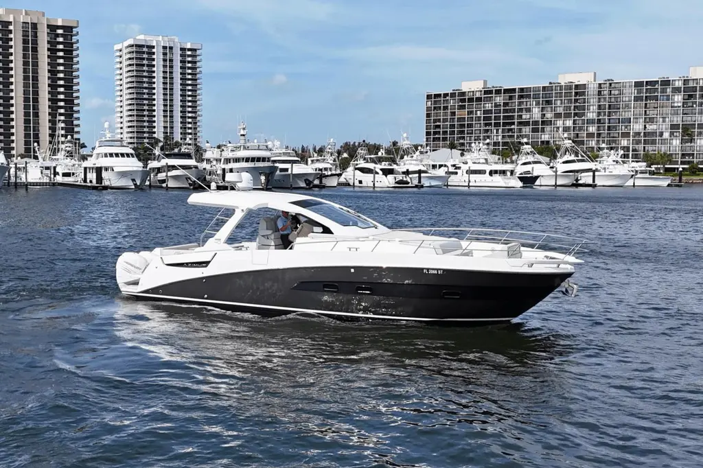 Cinza 2020 Azimut Verve 40 Yacht For Sale in Palm Beach Gardens FL Cinza 2020 Azimut Verve 40 Yacht For Sale in Palm Beach Gardens FL