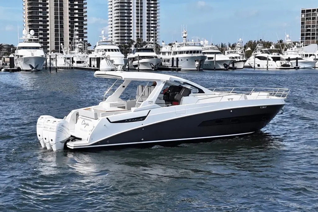 Cinza 2020 Azimut Verve 40 Yacht For Sale in Palm Beach Gardens FL Cinza 2020 Azimut Verve 40 Yacht For Sale in Palm Beach Gardens FL