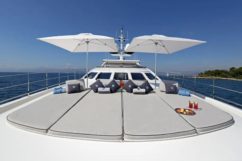 AURELIA 2011 Heesen 3700 Yacht For Sale in Barcelona AURELIA 2011 Heesen 3700 Yacht For Sale in Barcelona