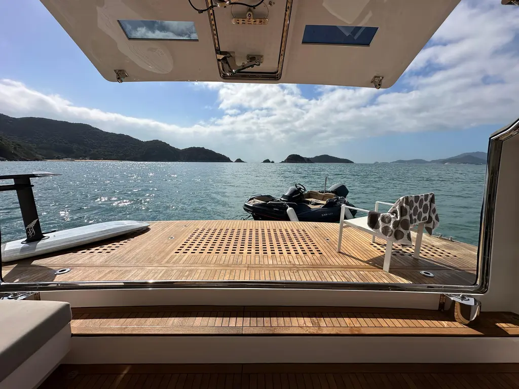 Black Soil 2021 Horizon FD80 Yacht For Sale in Hong Kong Black Soil 2021 Horizon FD80 Yacht For Sale in Hong Kong