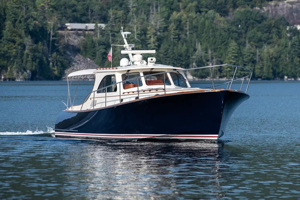 CHIC 2003 Hinckley Talaria 44 Yacht For Sale in Rouses Point NY CHIC 2003 Hinckley Talaria 44 Yacht For Sale in Rouses Point NY