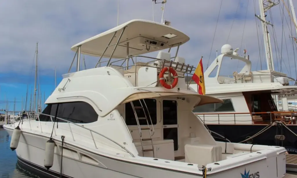 2004 Riviera 51 Yacht For Sale in Arrecife ES-GC 2004 Riviera 51 Yacht For Sale in Arrecife ES-GC