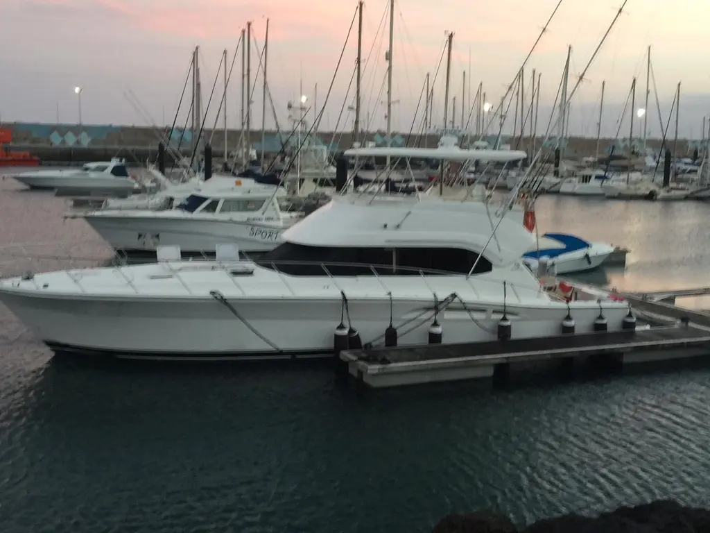 2004 Riviera 51 Yacht For Sale in Arrecife ES-GC 2004 Riviera 51 Yacht For Sale in Arrecife ES-GC