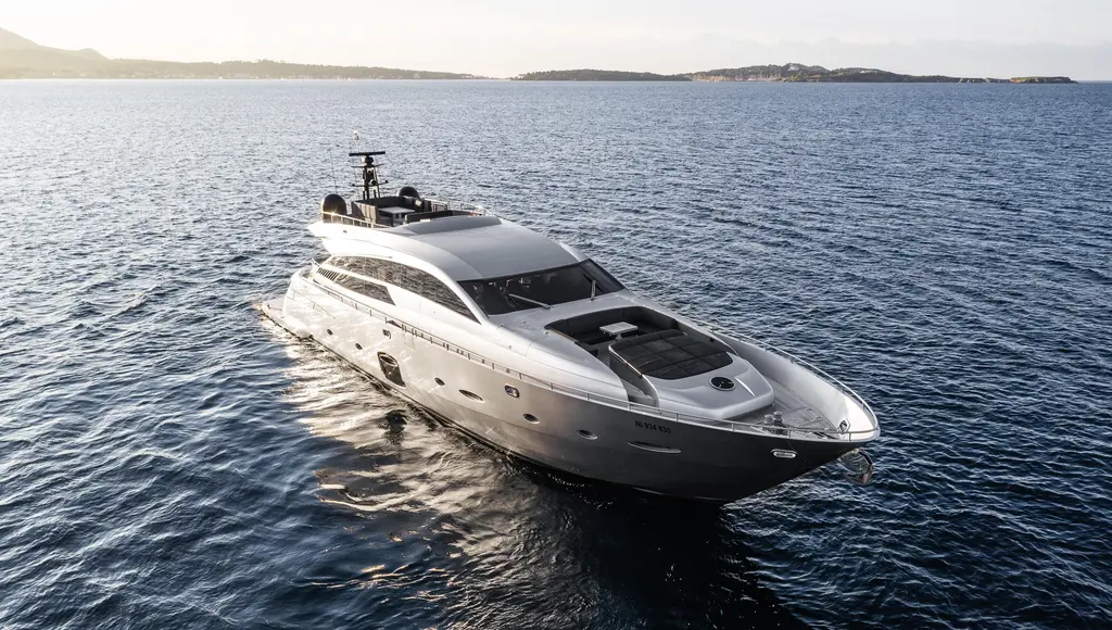 2012 pershing 92 six fours les plages 83 for sale