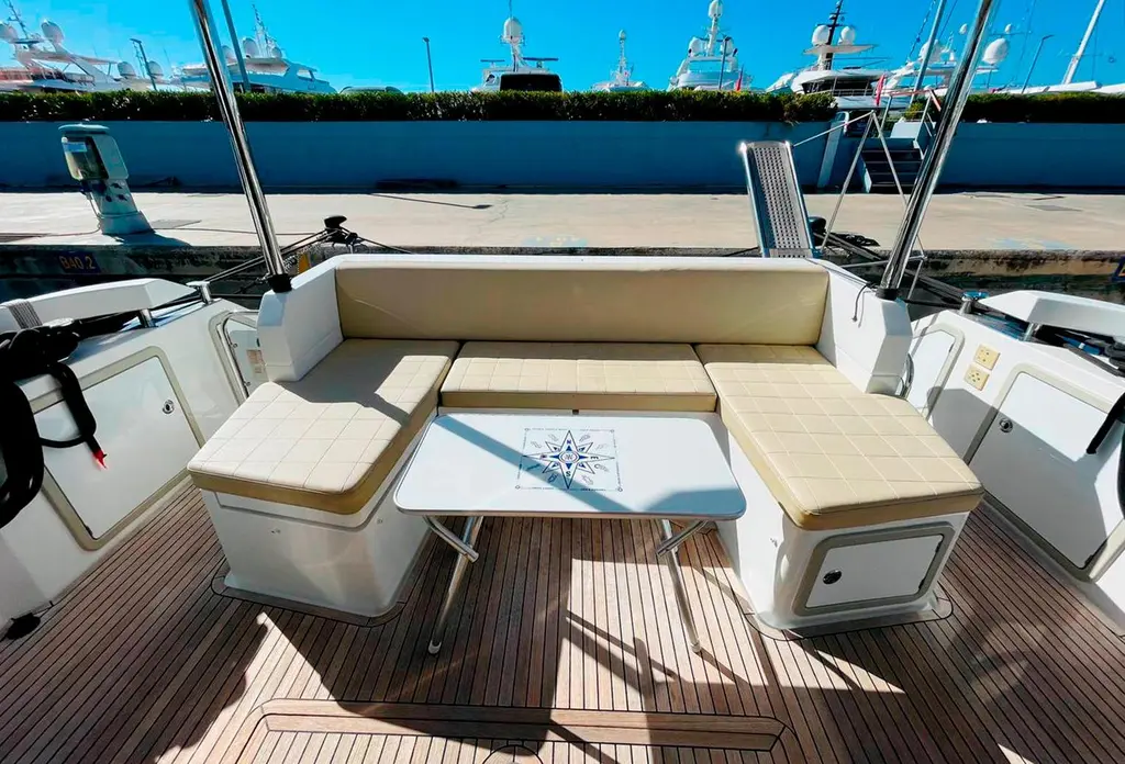 2016 Azimut 50 Yacht For Sale in Athens 2016 Azimut 50 Yacht For Sale in Athens