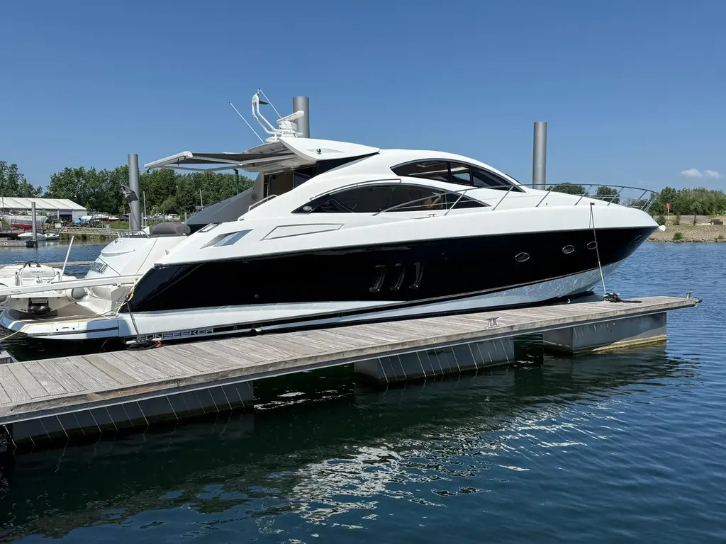 2007 Sunseeker Predator 62 Yacht For Sale in Kamperland 2007 Sunseeker Predator 62 Yacht For Sale in Kamperland