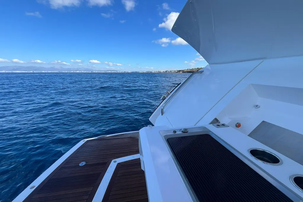 2023 Sunseeker Predator 74 XPS Yacht For Sale in Palma 2023 Sunseeker Predator 74 XPS Yacht For Sale in Palma