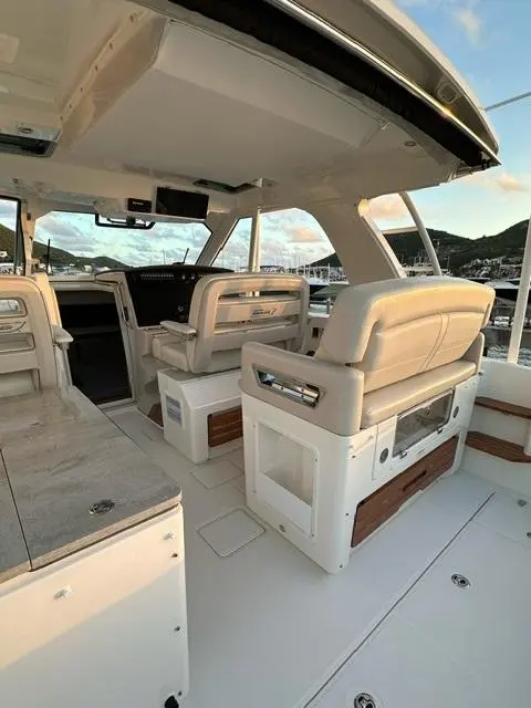 2020 Boston Whaler 380 Realm Yacht For Sale in marigot 2020 Boston Whaler 380 Realm Yacht For Sale in marigot