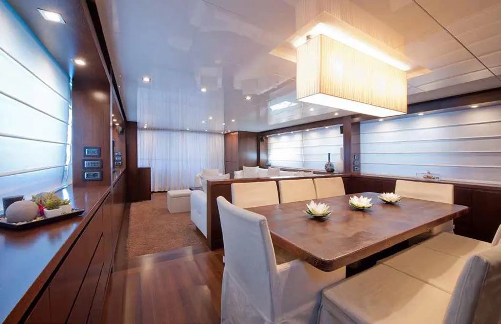 - 2009 Sanlorenzo SL88 Yacht For Sale in Marmaris - 2009 Sanlorenzo SL88 Yacht For Sale in Marmaris