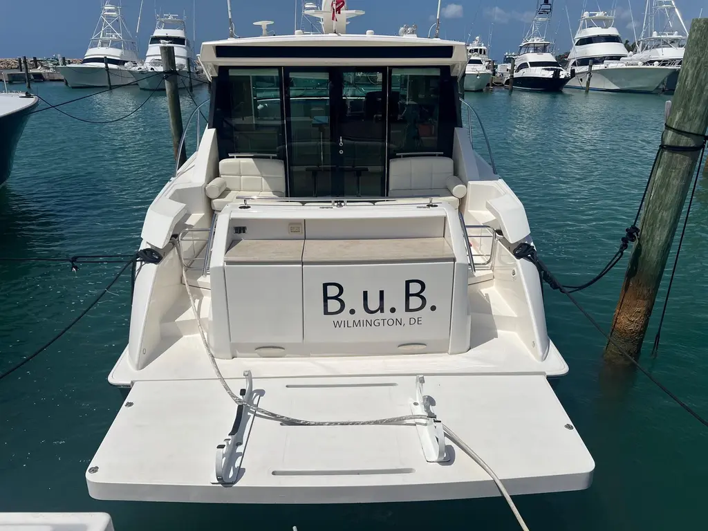 BuB 2016 Tiara Yachts C44 Coupe Yacht For Sale in La Romana BuB 2016 Tiara Yachts C44 Coupe Yacht For Sale in La Romana