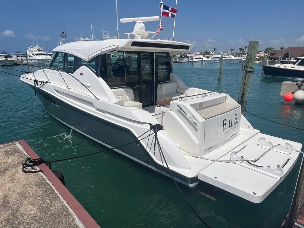 BuB 2016 Tiara Yachts C44 Coupe Yacht For Sale in La Romana BuB 2016 Tiara Yachts C44 Coupe Yacht For Sale in La Romana
