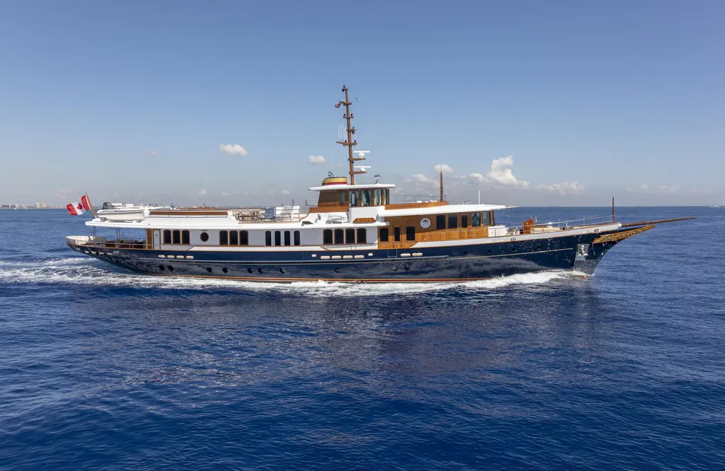 NADAN 2009 Burger NADAN Yacht For Sale in Nassau NADAN 2009 Burger NADAN Yacht For Sale in Nassau