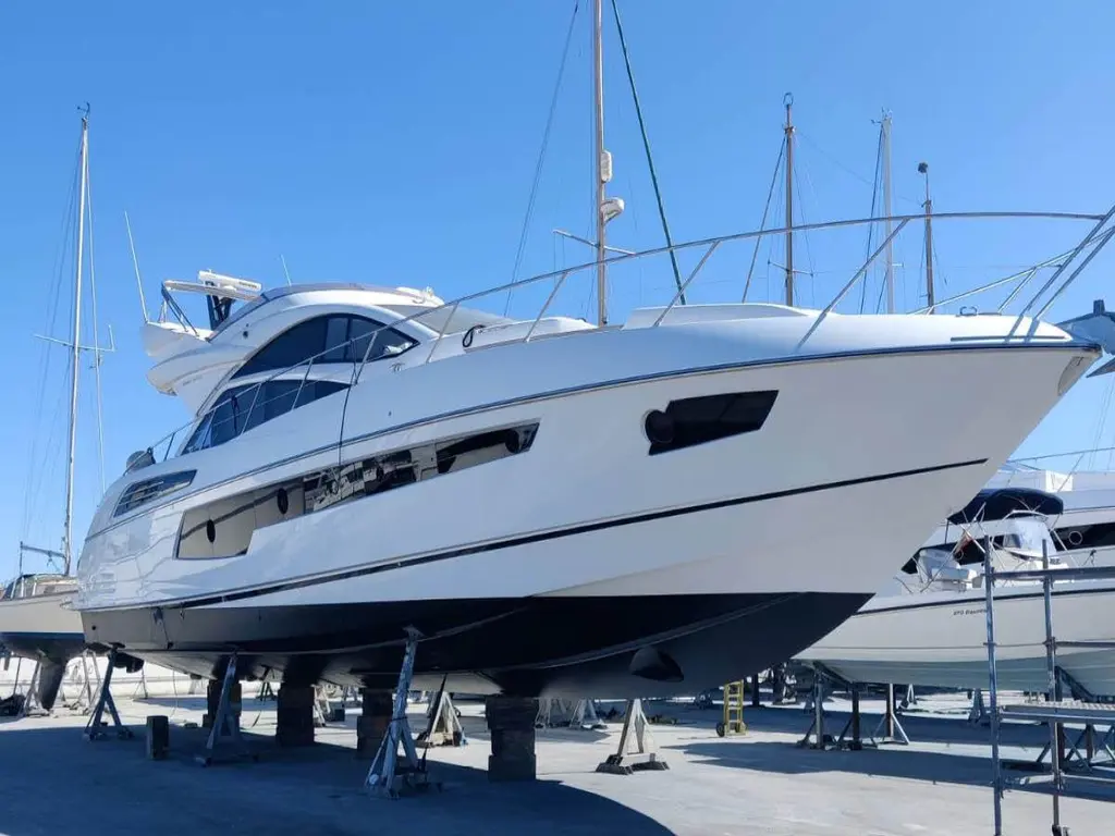 LONG WAY ROUND 2015 Sunseeker 68 Sport Yacht Yacht For Sale in Puerto Sotogrande LONG WAY ROUND 2015 Sunseeker 68 Sport Yacht Yacht For Sale in Puerto Sotogrande