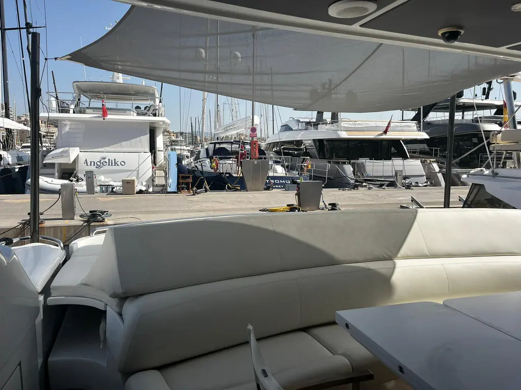 2004 Pershing 76 Yacht For Sale in El Masnou ES-B 2004 Pershing 76 Yacht For Sale in El Masnou ES-B