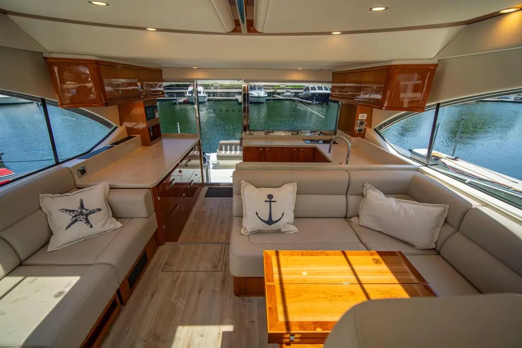 2020 Riviera 525 SUV Yacht For Sale in Waukegan IL 2020 Riviera 525 SUV Yacht For Sale in Waukegan IL