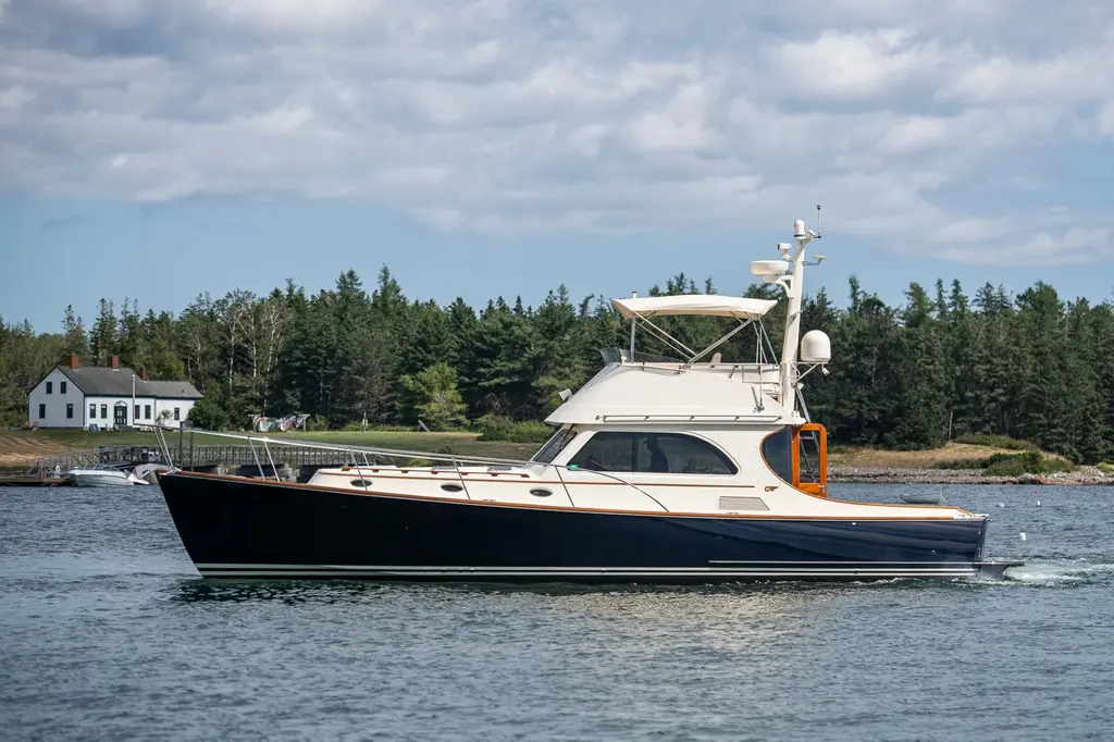 HALCYON 2006 Hinckley Talaria 44 Flybridge Yacht For Sale in Southwest Harbor ME HALCYON 2006 Hinckley Talaria 44 Flybridge Yacht For Sale in Southwest Harbor ME