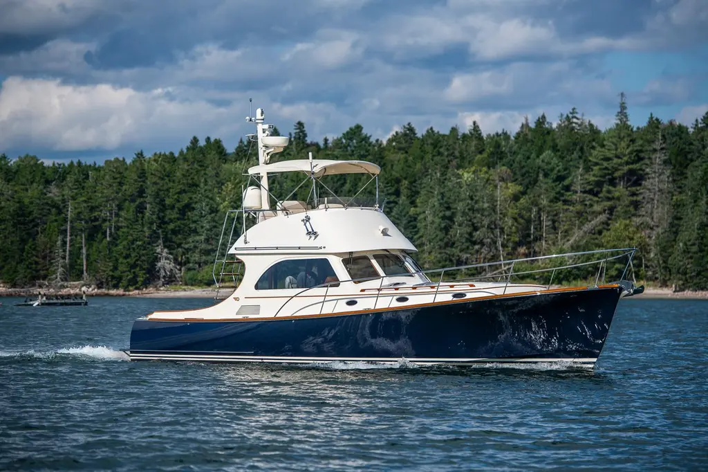 HALCYON 2006 Hinckley Talaria 44 Flybridge Yacht For Sale in Southwest Harbor ME HALCYON 2006 Hinckley Talaria 44 Flybridge Yacht For Sale in Southwest Harbor ME