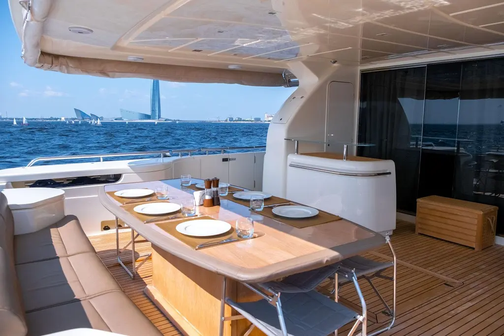  2013 Ferretti Yachts 870 Yacht For Sale in Tallinn 