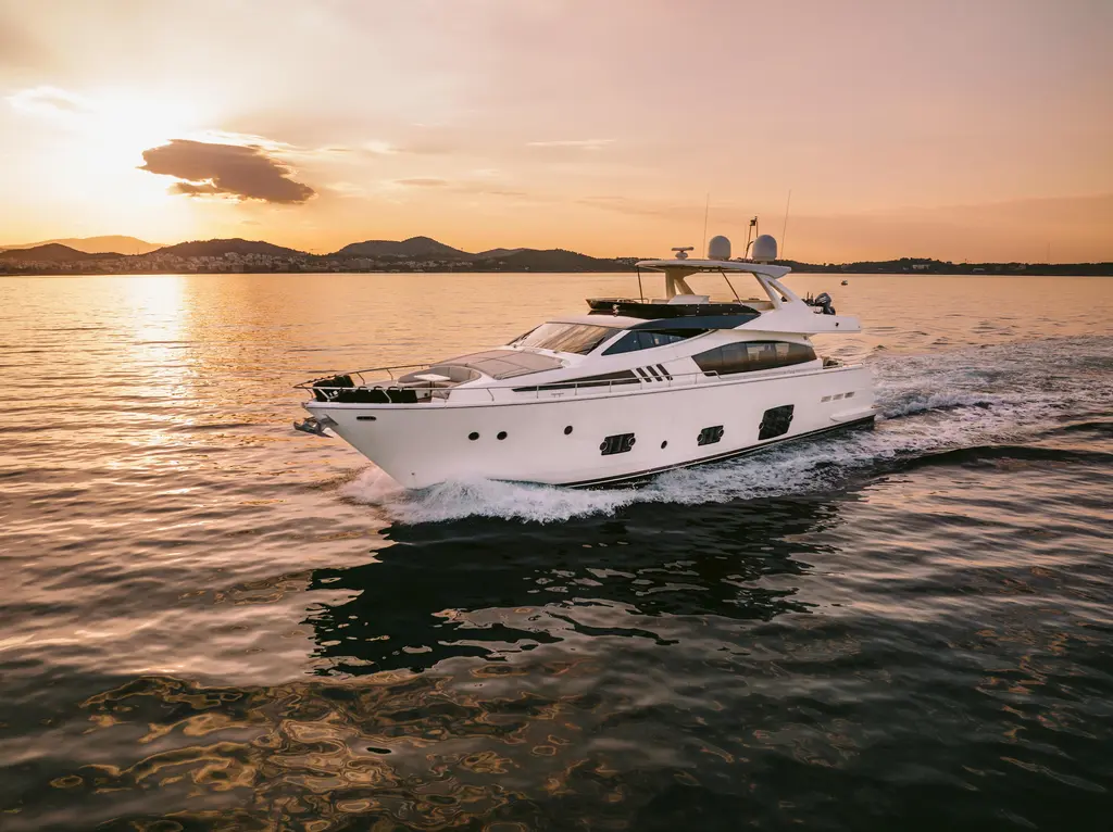 2010 Ferretti Yachts 800 Yacht For Sale in Athens 2010 Ferretti Yachts 800 Yacht For Sale in Athens